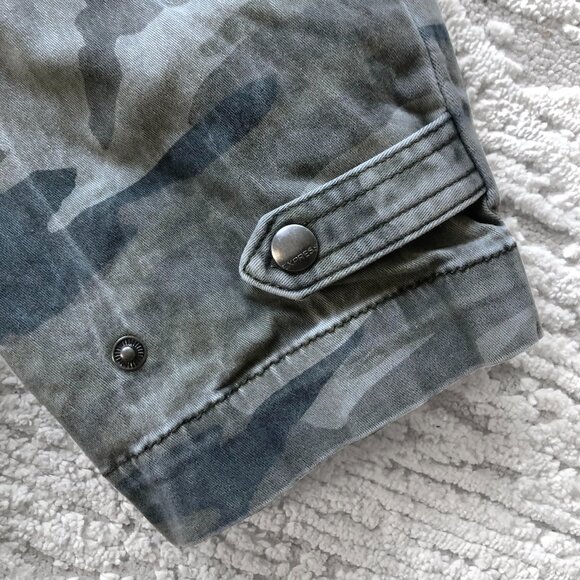 Express Stretch Cropped Straight High Rise Camo Pant - Picture 9 of 13